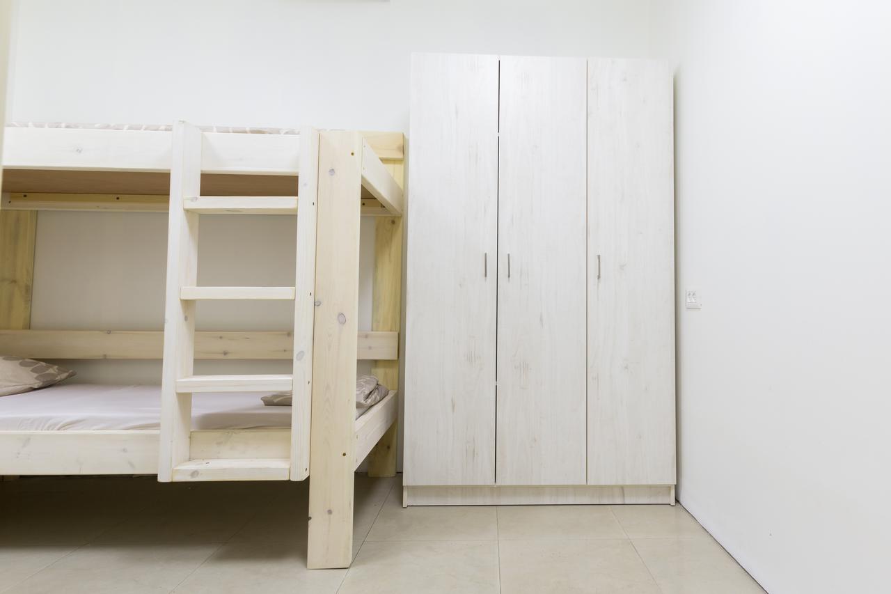 Mevaser - Christian Hostel Rishon LeZion Bagian luar foto